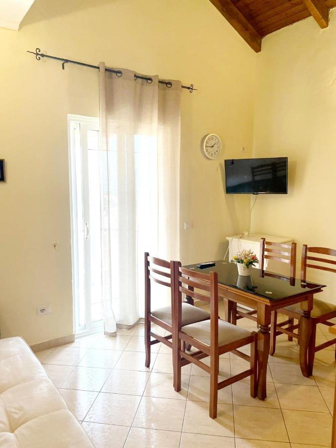 Apartments Athina Orikum Exterior foto